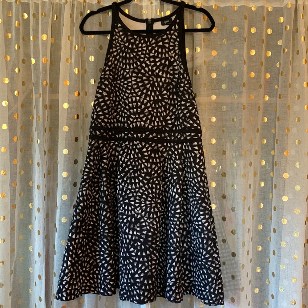 XL Woman’s Black and White Skater Fit Dress